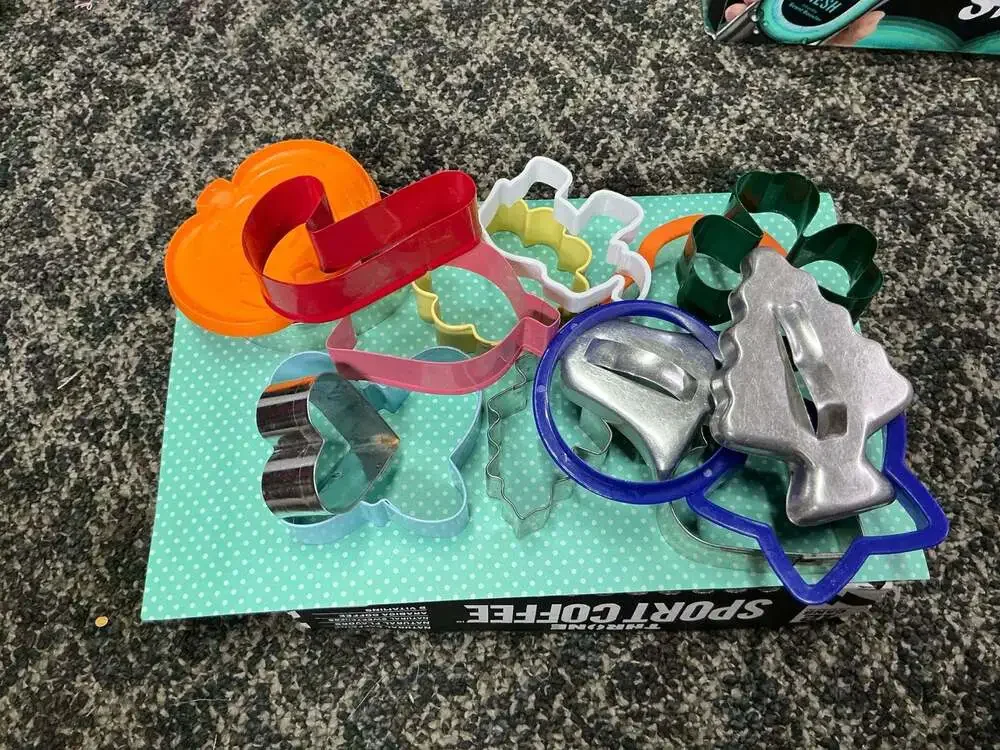 Assorted Multi-Shape Metal and Plastic Cookie Cutter Baking Lot